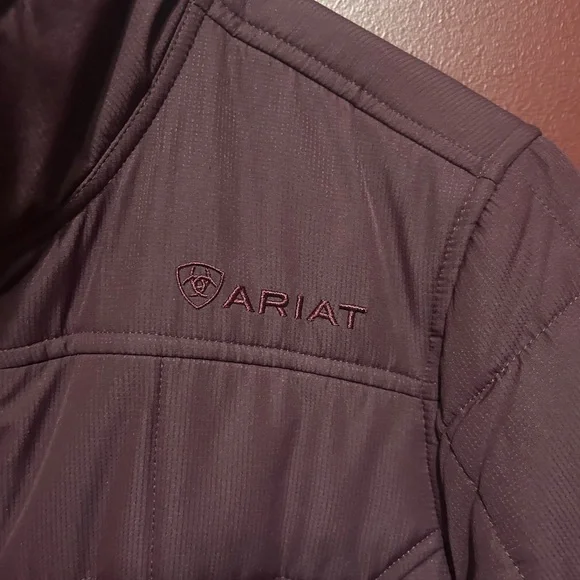 Ariat Women's Burgundy Puffer Jacket - Picture 3 of 5